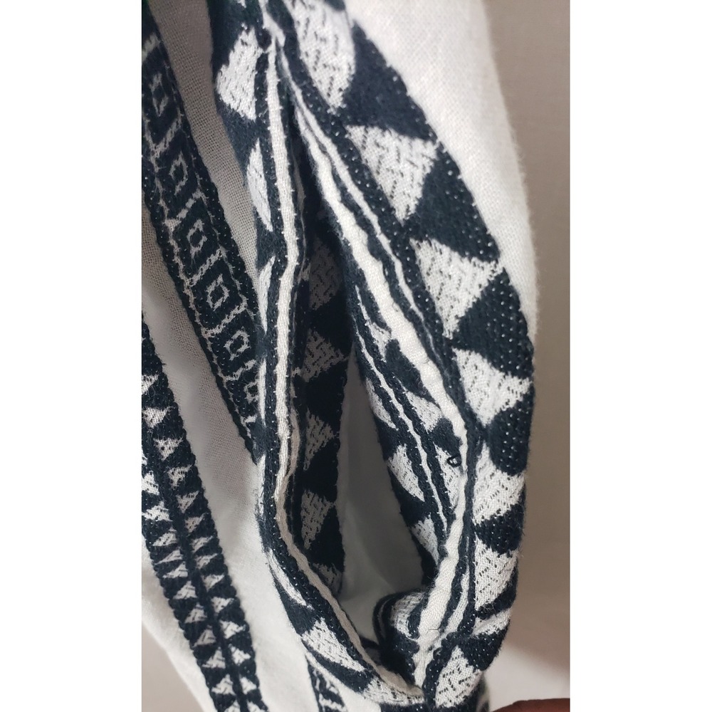 Old Navy‎ V-Neck Swing Dress Womens Size XL Black White Jacquard Aztec Boho Mini - Picture 4 of 8